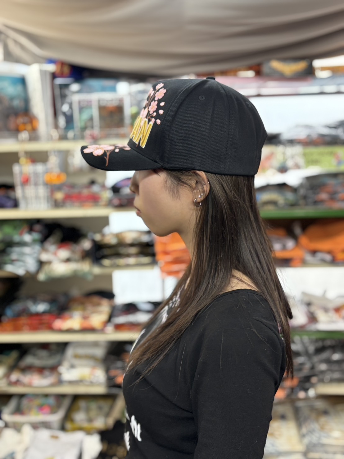 東京TOKYO刺繍CAPモデル写真